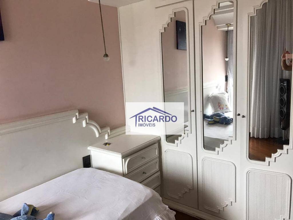 Apartamento à venda com 4 quartos, 233m² - Foto 18