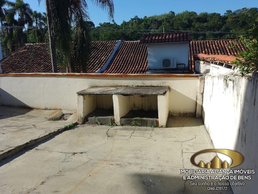 Casa para alugar com 4 quartos, 250m² - Foto 7