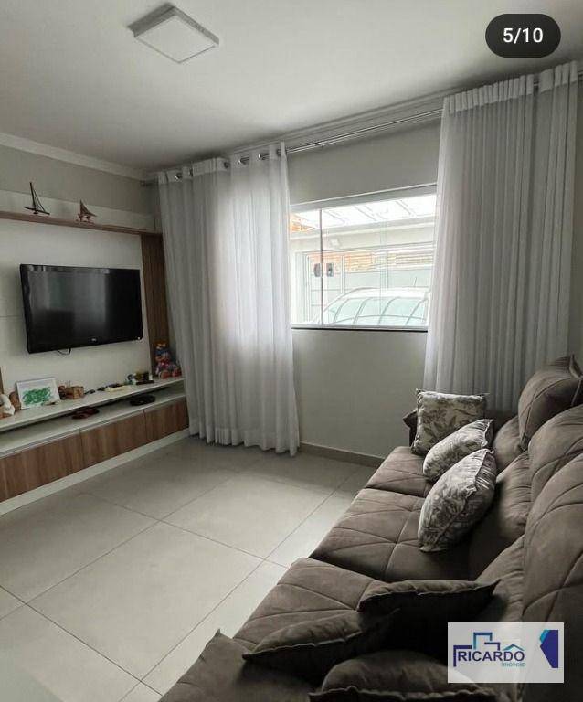 Casa à venda com 2 quartos, 71m² - Foto 1