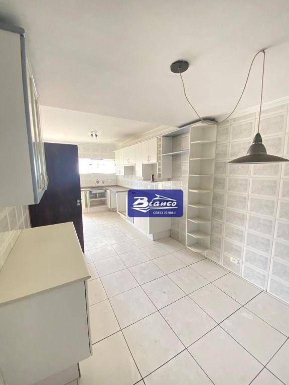 Casa para alugar com 4 quartos, 280m² - Foto 6