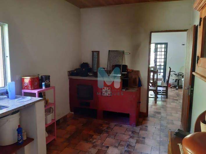 Sítio à venda com 2 quartos, 180m² - Foto 7