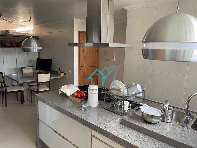 Apartamento à venda com 4 quartos, 220m² - Foto 2