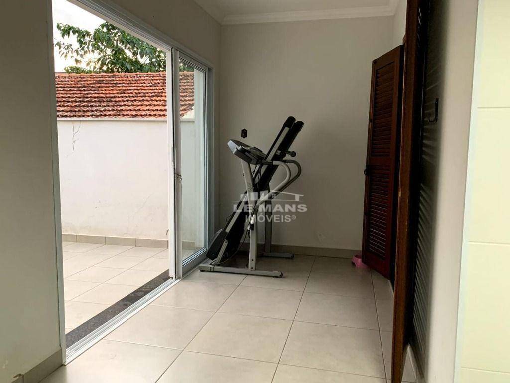 Casa à venda com 4 quartos, 230m² - Foto 15