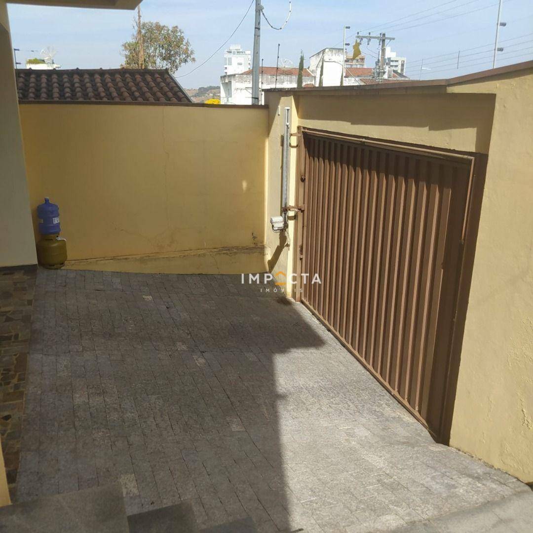 Casa de Condomínio à venda com 4 quartos, 320m² - Foto 25