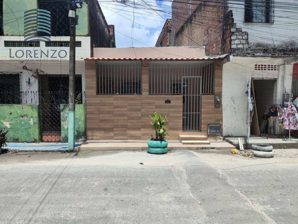 Casa à venda com 2 quartos, 70m² - Foto 1