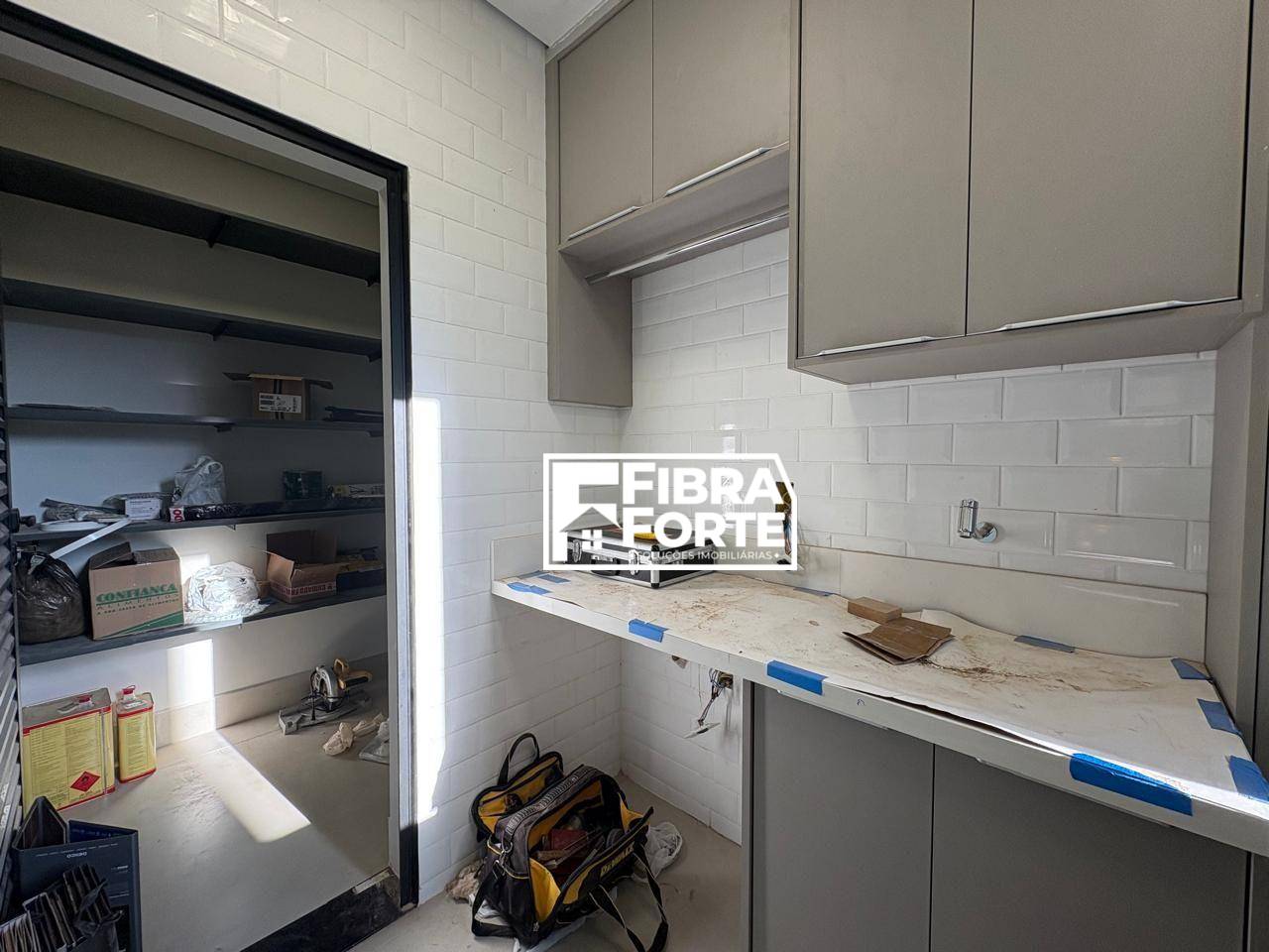 Casa de Condomínio à venda com 4 quartos, 305m² - Foto 13