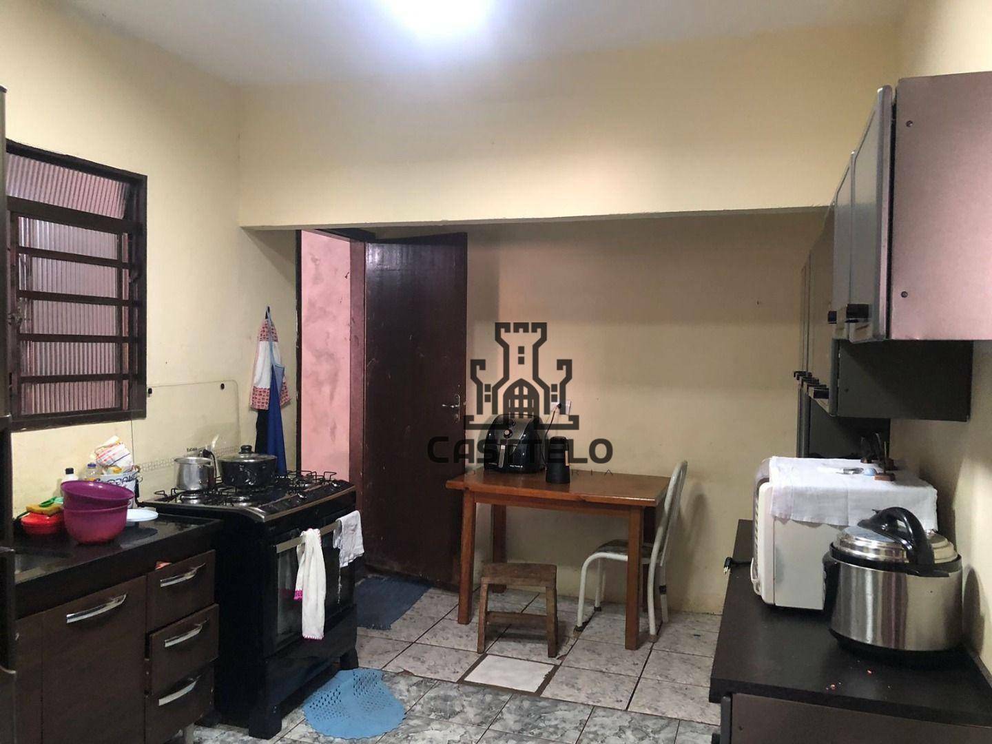 Casa à venda com 2 quartos, 80m² - Foto 4