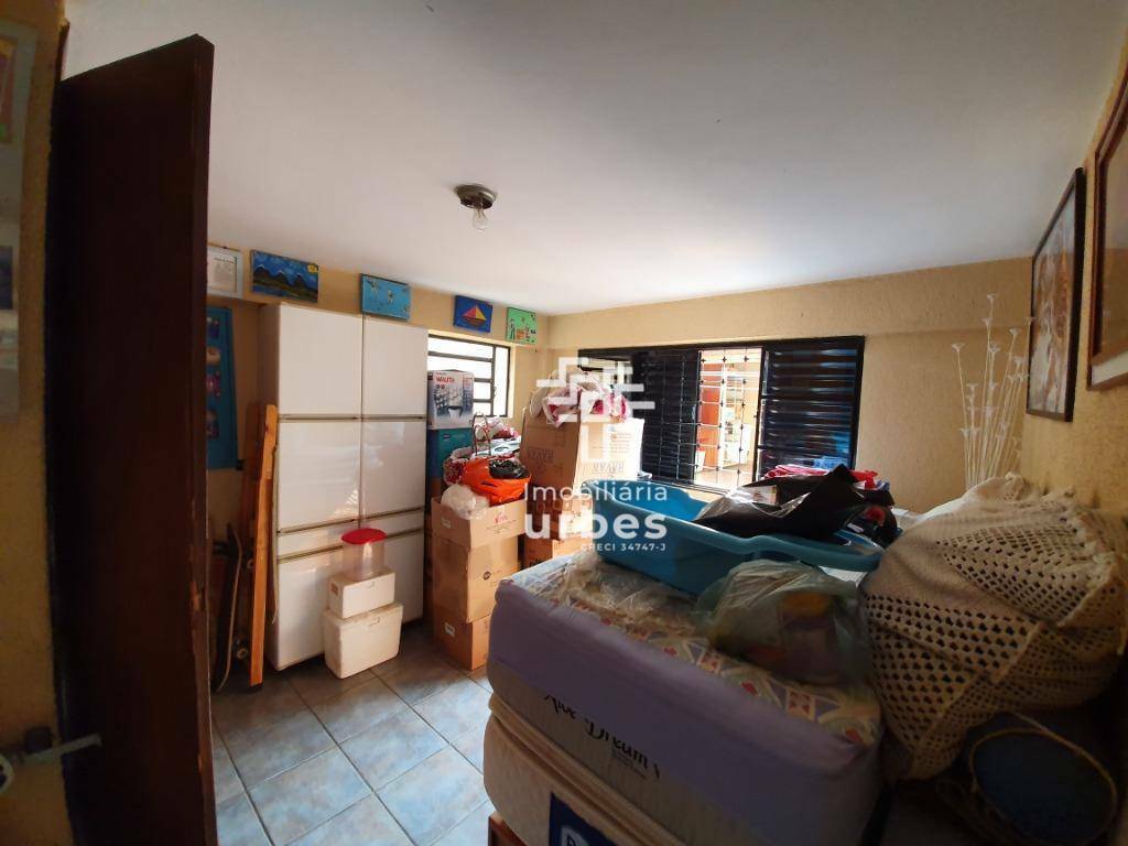 Casa à venda com 4 quartos, 241m² - Foto 31