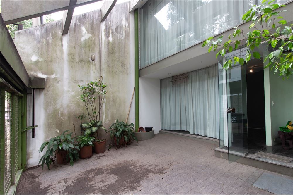 Casa de Condomínio à venda com 1 quarto, 200m² - Foto 18