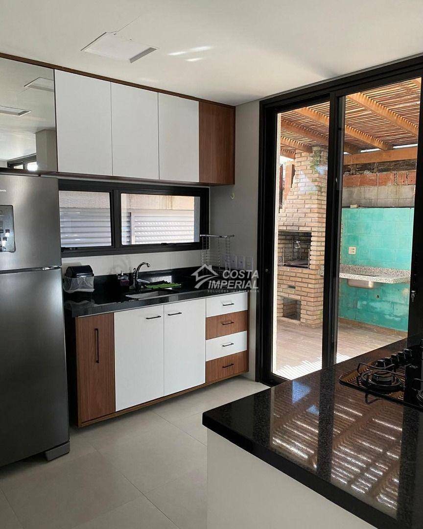 Casa à venda com 5 quartos, 176m² - Foto 2