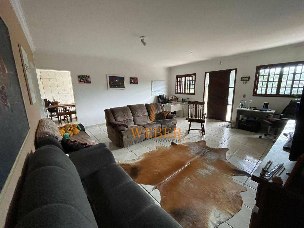 Casa à venda com 4 quartos, 210m² - Foto 6