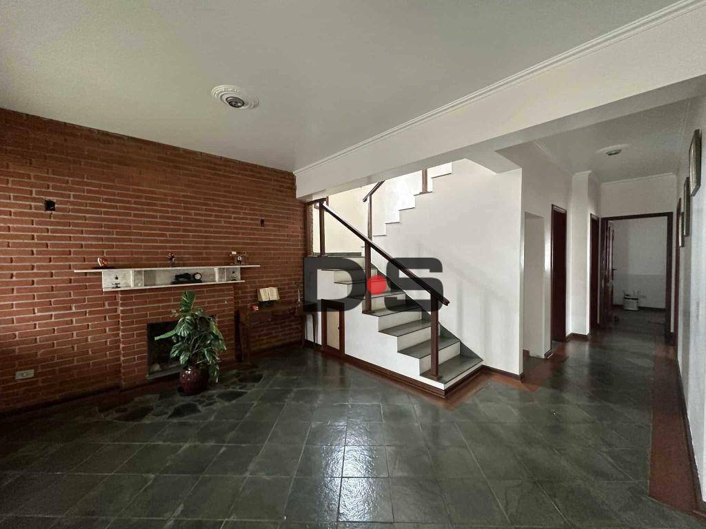 Sobrado à venda com 3 quartos, 254m² - Foto 2