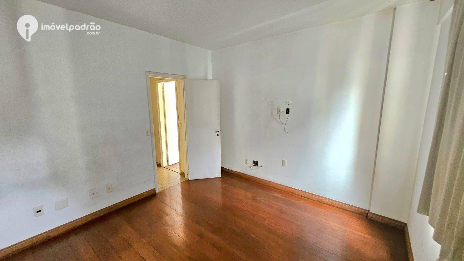 Apartamento à venda e aluguel com 3 quartos, 220m² - Foto 4