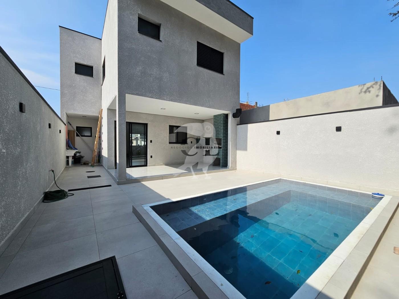 Sobrado à venda com 3 quartos, 130m² - Foto 1