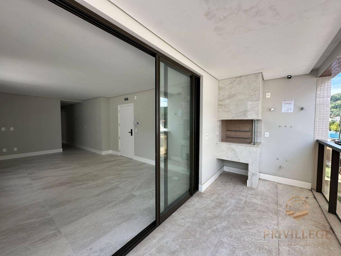 Apartamento à venda com 3 quartos, 87m² - Foto 1