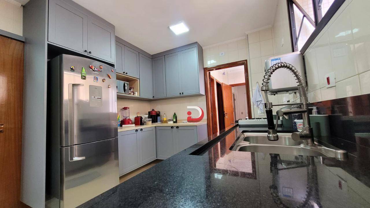 Apartamento à venda com 3 quartos, 136m² - Foto 10