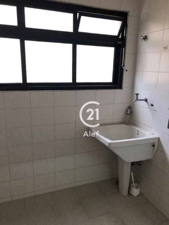 Apartamento para alugar com 3 quartos, 110m² - Foto 17