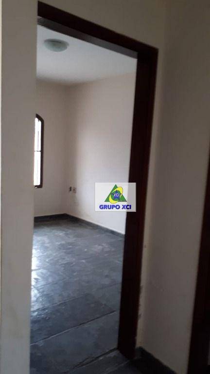 Casa à venda com 4 quartos, 222m² - Foto 47