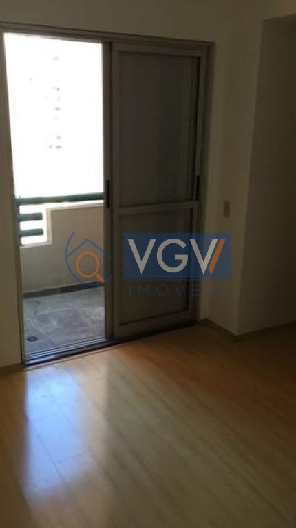 Apartamento para alugar com 2 quartos, 60m² - Foto 2