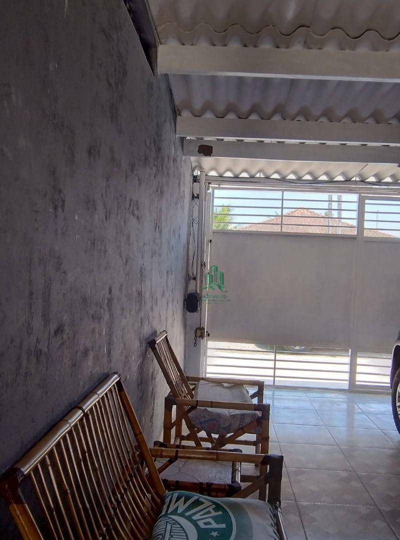 Casa à venda com 2 quartos, 1m² - Foto 1