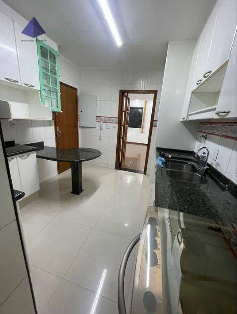 Apartamento à venda com 4 quartos, 90m² - Foto 2