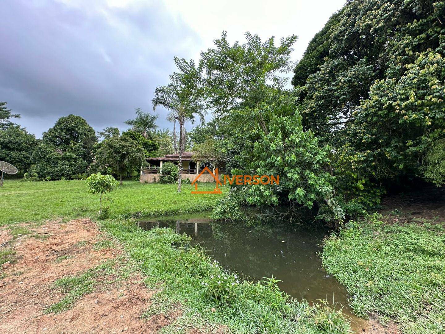 Sítio à venda com 3 quartos, 200m² - Foto 2