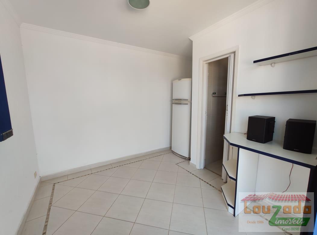 Apartamento à venda com 3 quartos, 236m² - Foto 17