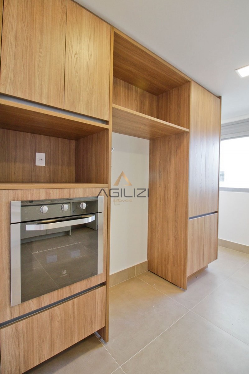 Apartamento à venda com 3 quartos, 198m² - Foto 15