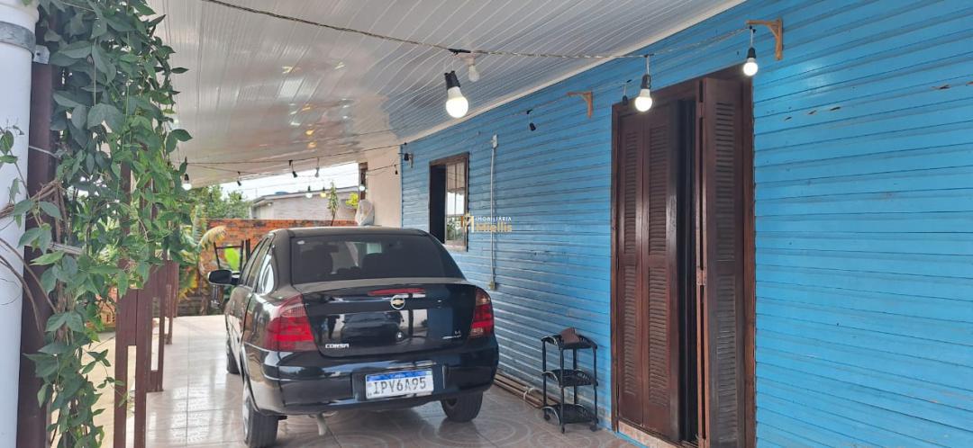 Casa à venda com 3 quartos, 76m² - Foto 1