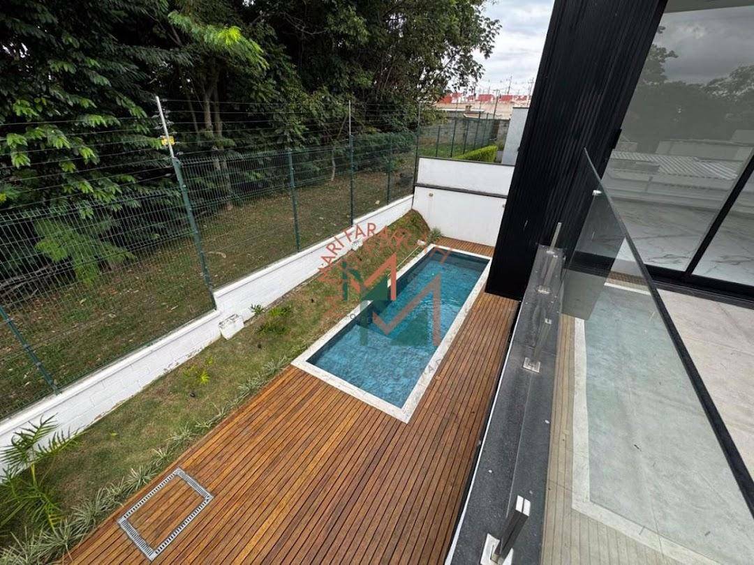 Casa de Condomínio à venda com 3 quartos, 326m² - Foto 3