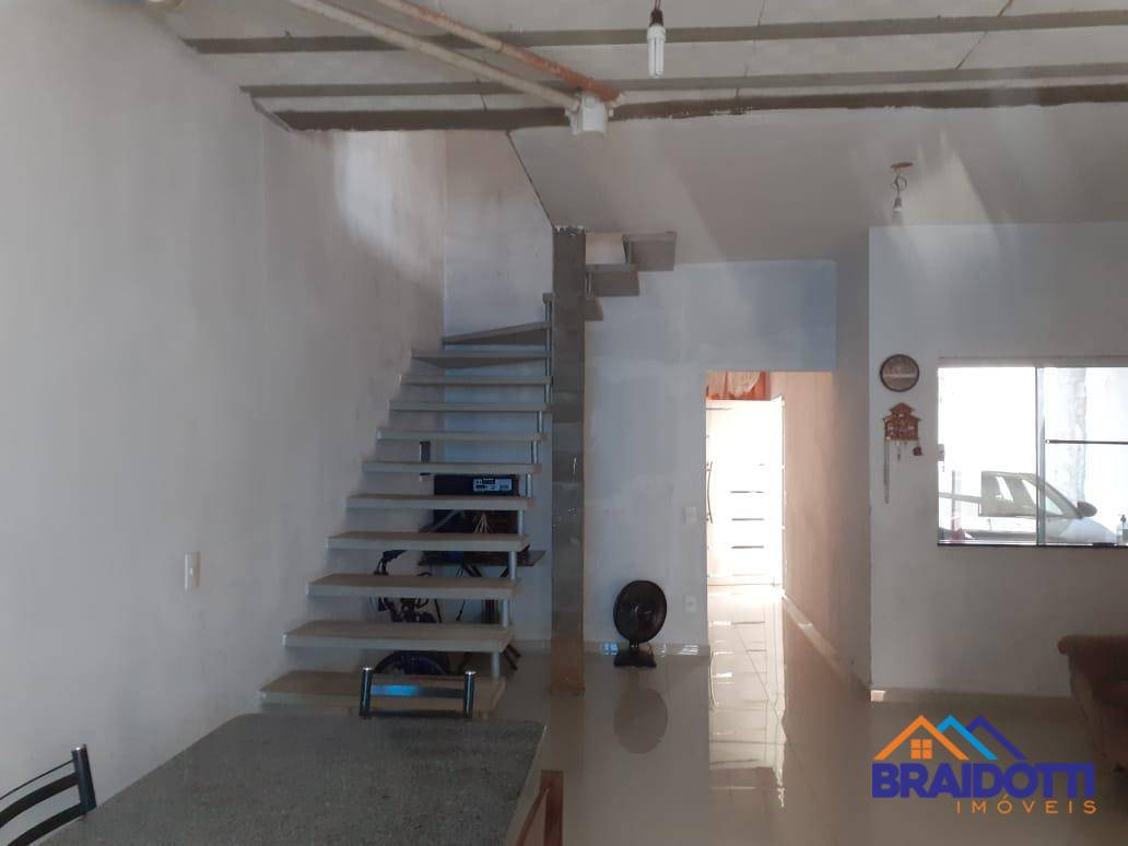 Casa à venda com 4 quartos, 195m² - Foto 5