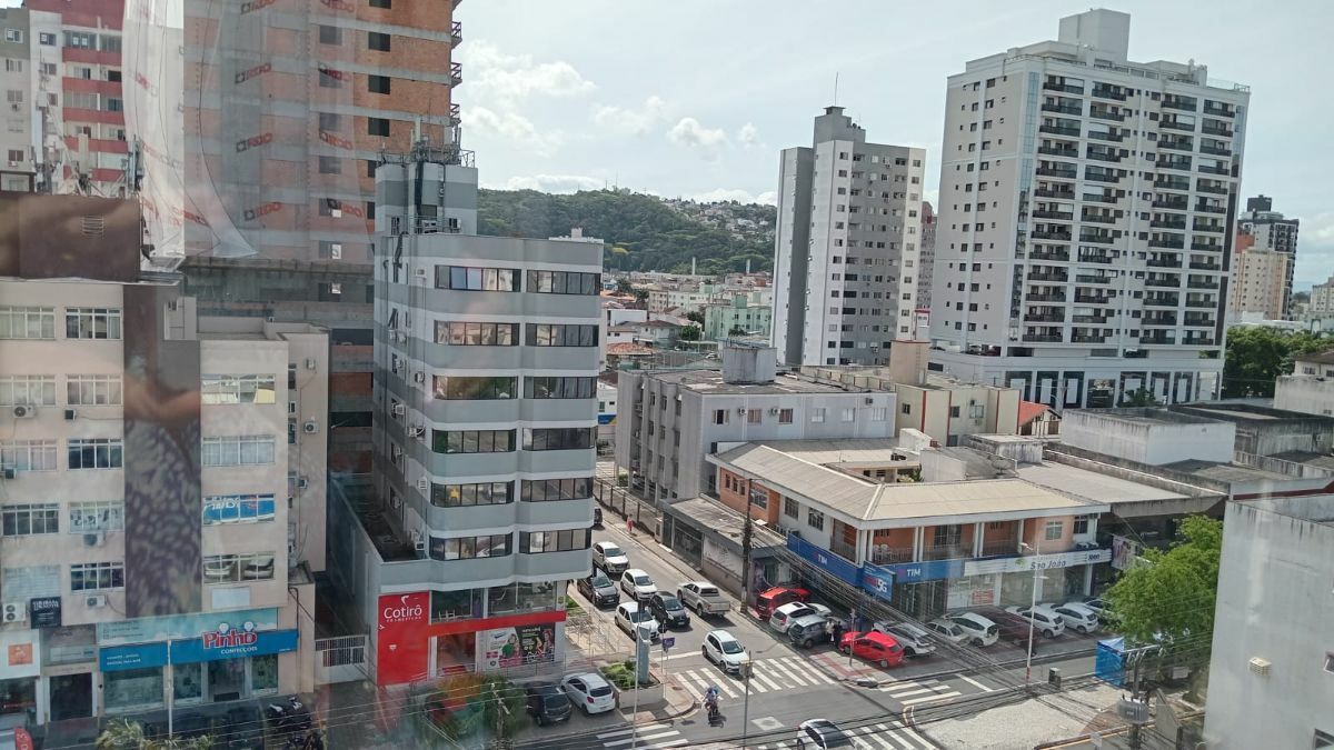 Apartamento à venda com 2 quartos, 75m² - Foto 28