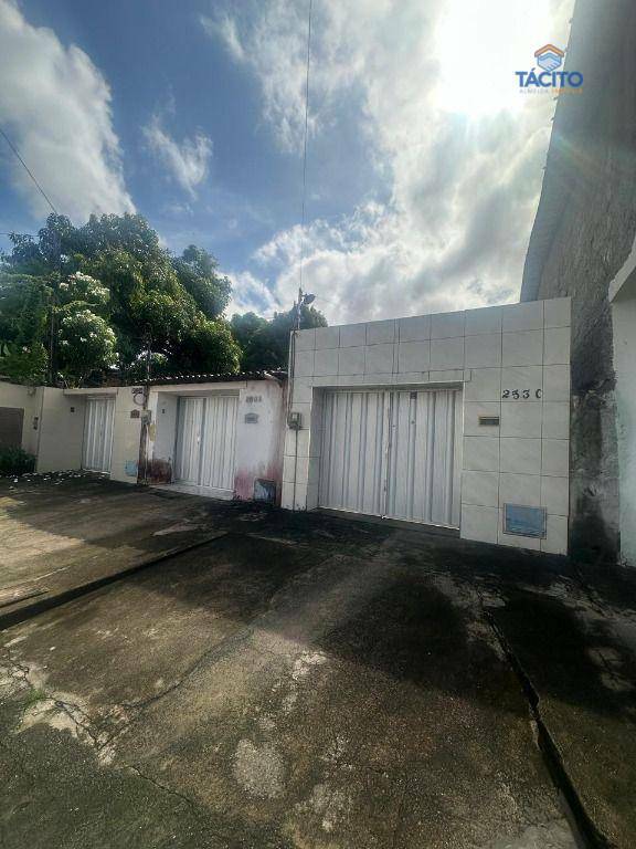 Casa à venda com 3 quartos, 80m² - Foto 2