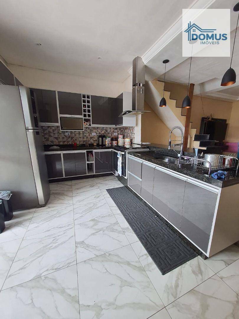 Sobrado à venda com 3 quartos, 135m² - Foto 1