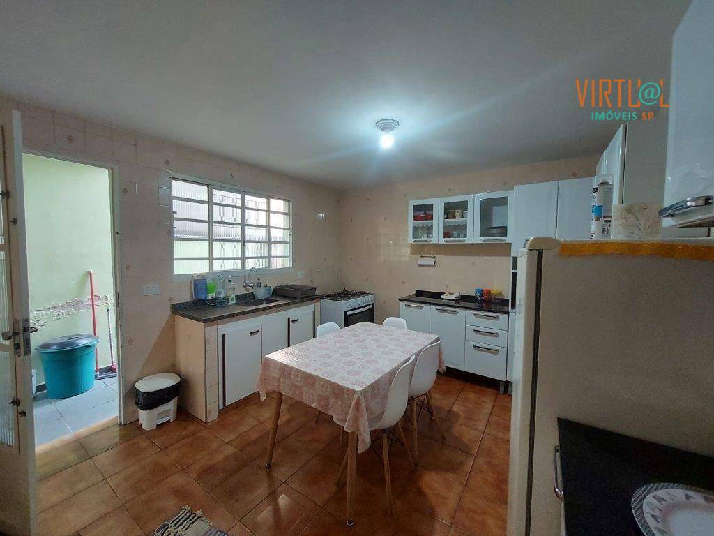 Sobrado à venda com 3 quartos, 183m² - Foto 2