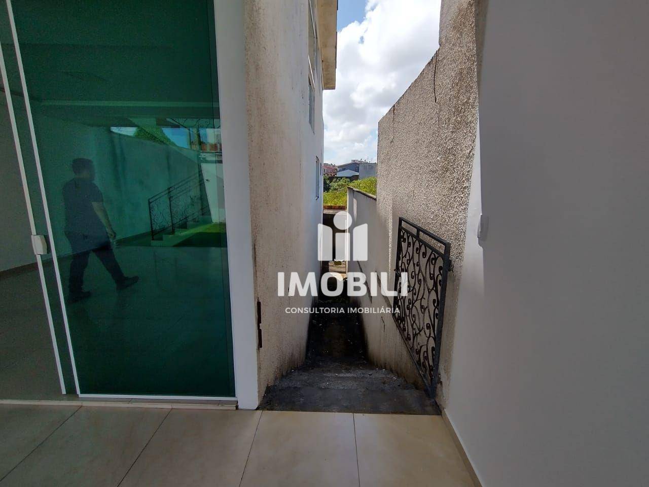 Casa à venda com 3 quartos, 205M2 - Foto 4