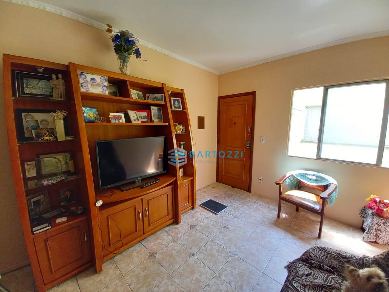 Apartamento à venda com 2 quartos, 64m² - Foto 2