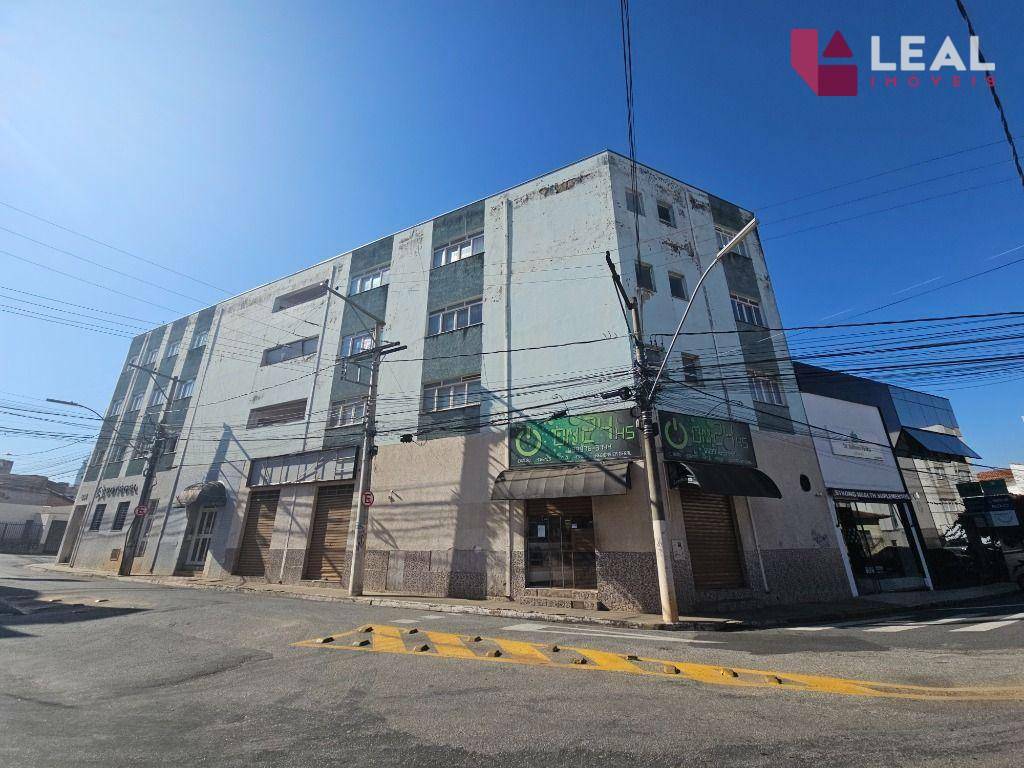 Apartamento para alugar com 3 quartos, 110m² - Foto 2