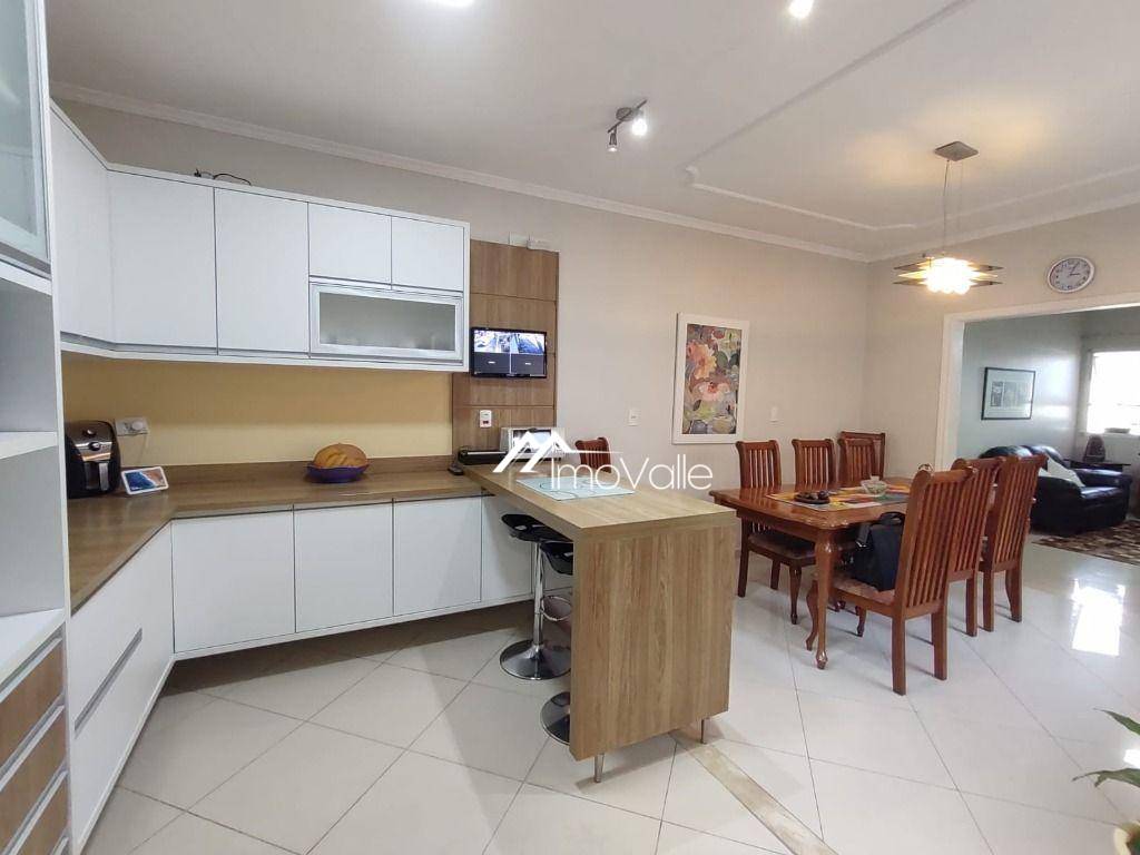 Casa à venda com 3 quartos, 220m² - Foto 9