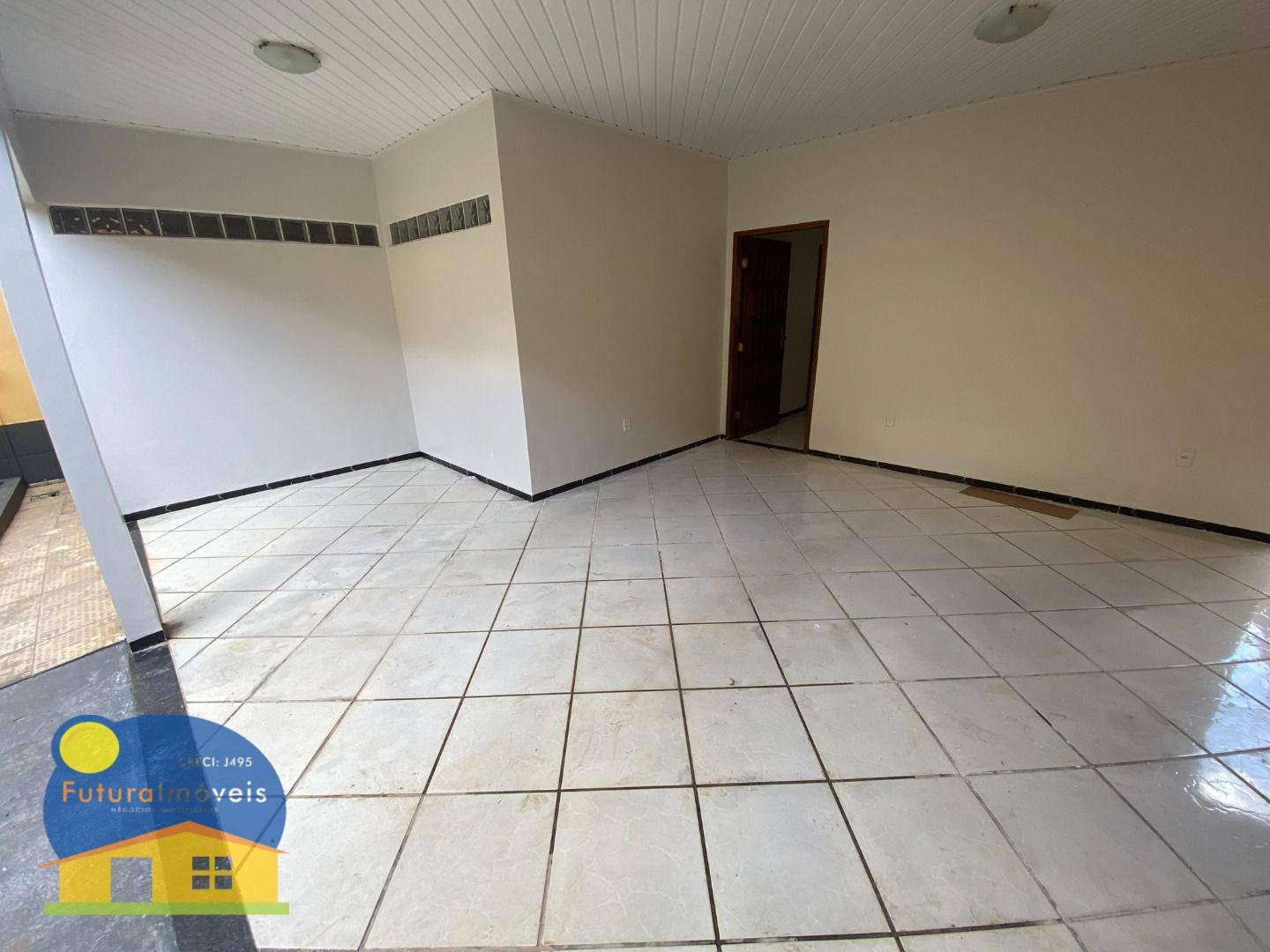 Casa para alugar com 4 quartos, 233m² - Foto 4