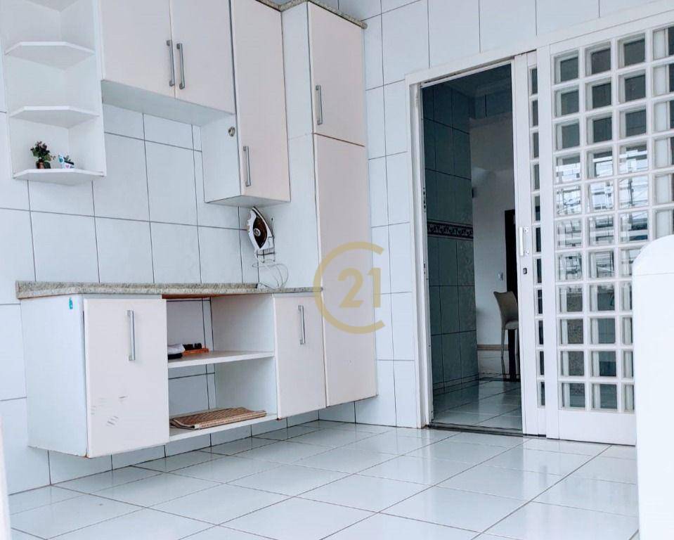 Casa à venda com 3 quartos, 207m² - Foto 10