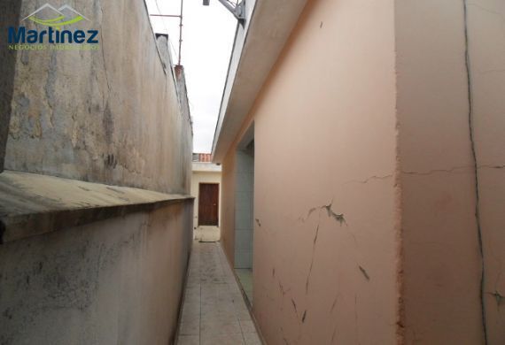 Casa à venda e aluguel com 3 quartos, 243m² - Foto 3