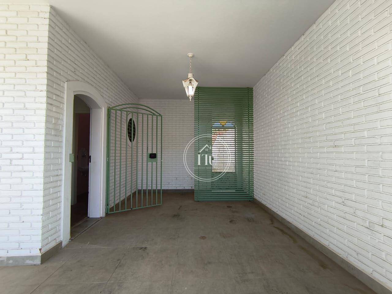 Casa para alugar com 5 quartos, 60m² - Foto 2