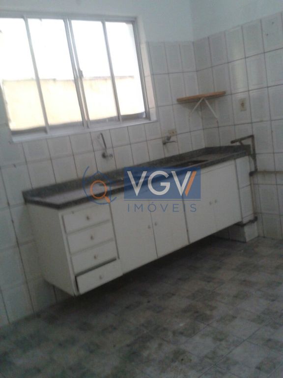 Casa à venda e aluguel com 3 quartos, 200m² - Foto 13