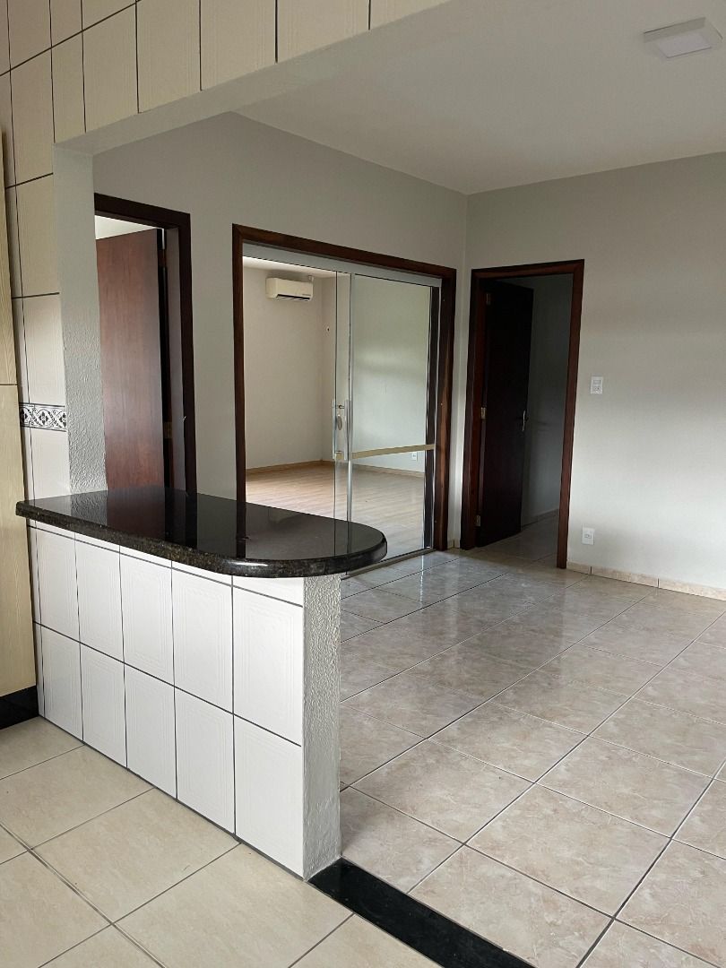 Casa para alugar com 4 quartos, 421m² - Foto 35