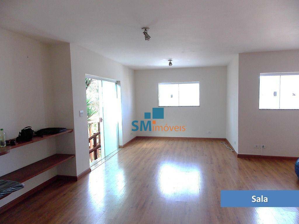 Casa à venda com 3 quartos, 263m² - Foto 1