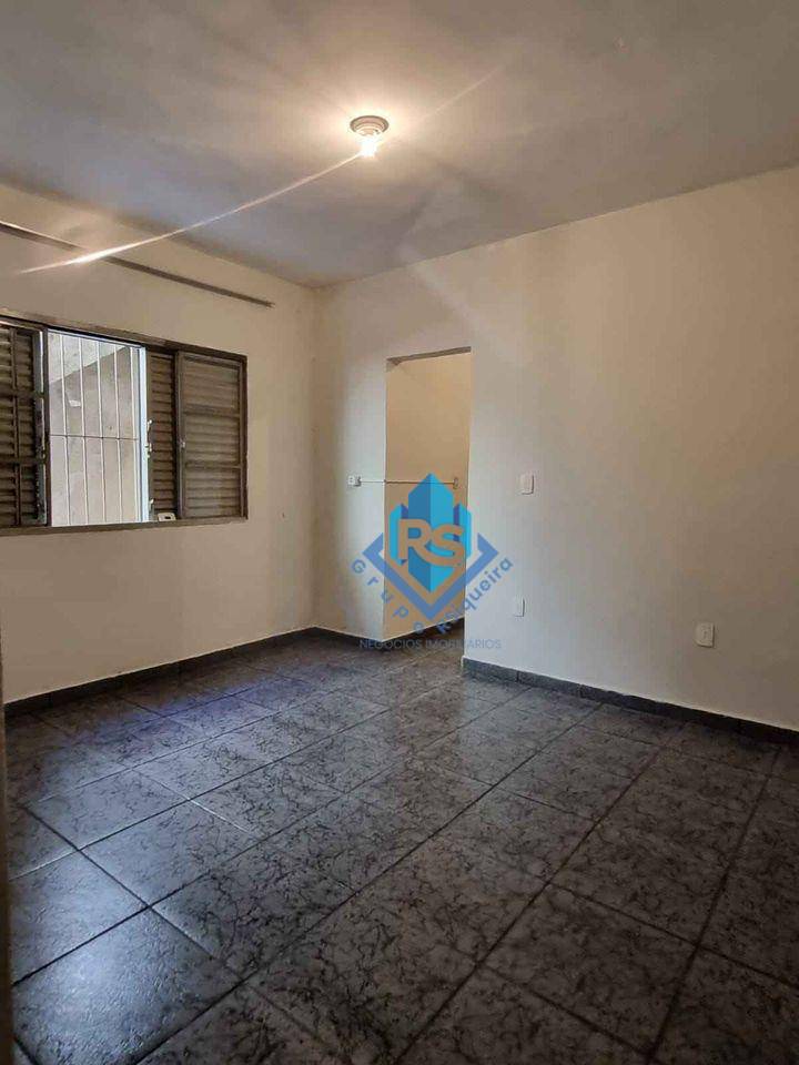 Casa à venda com 3 quartos, 200m² - Foto 4