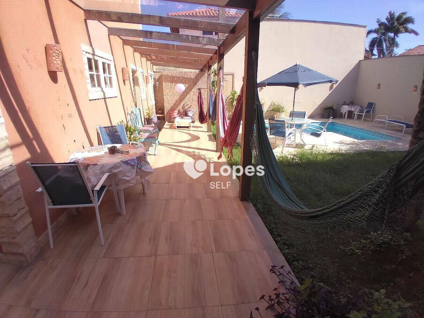 Casa à venda com 5 quartos, 300m² - Foto 2