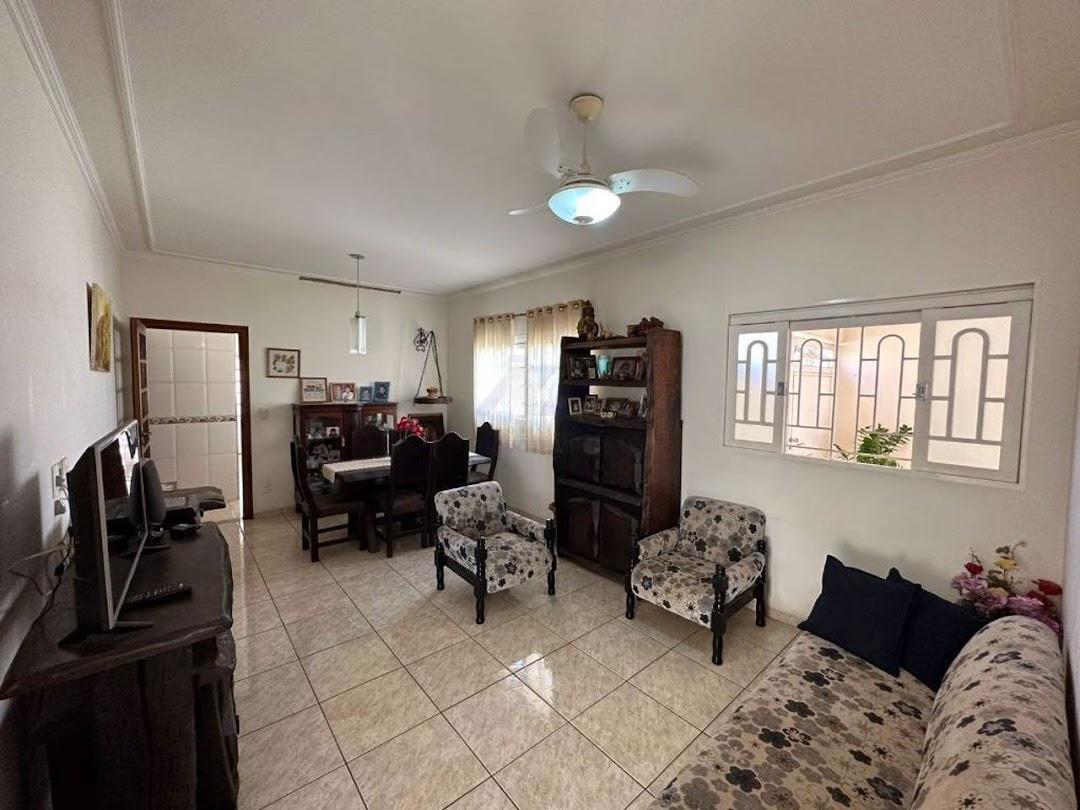 Casa à venda com 3 quartos, 234m² - Foto 7