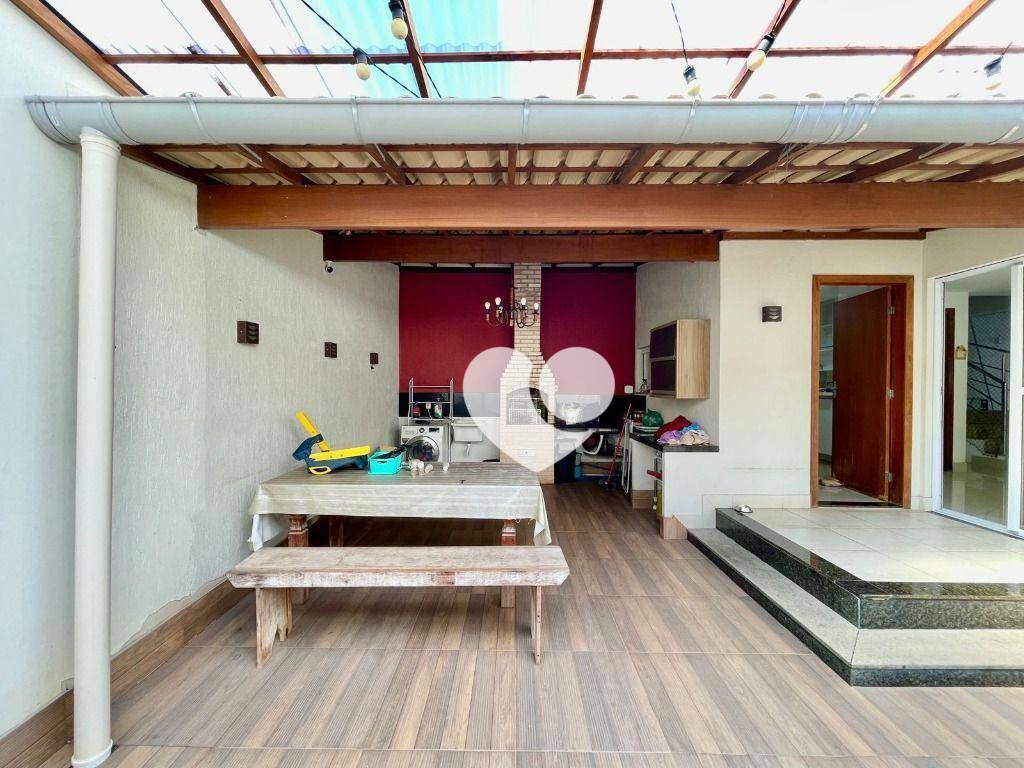 Casa à venda com 3 quartos, 99m² - Foto 3